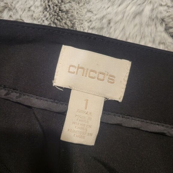Chico's Black Ankle Cuffed Cargo Pants, lightweight, Size 1 (8) - Picture 5 of 11